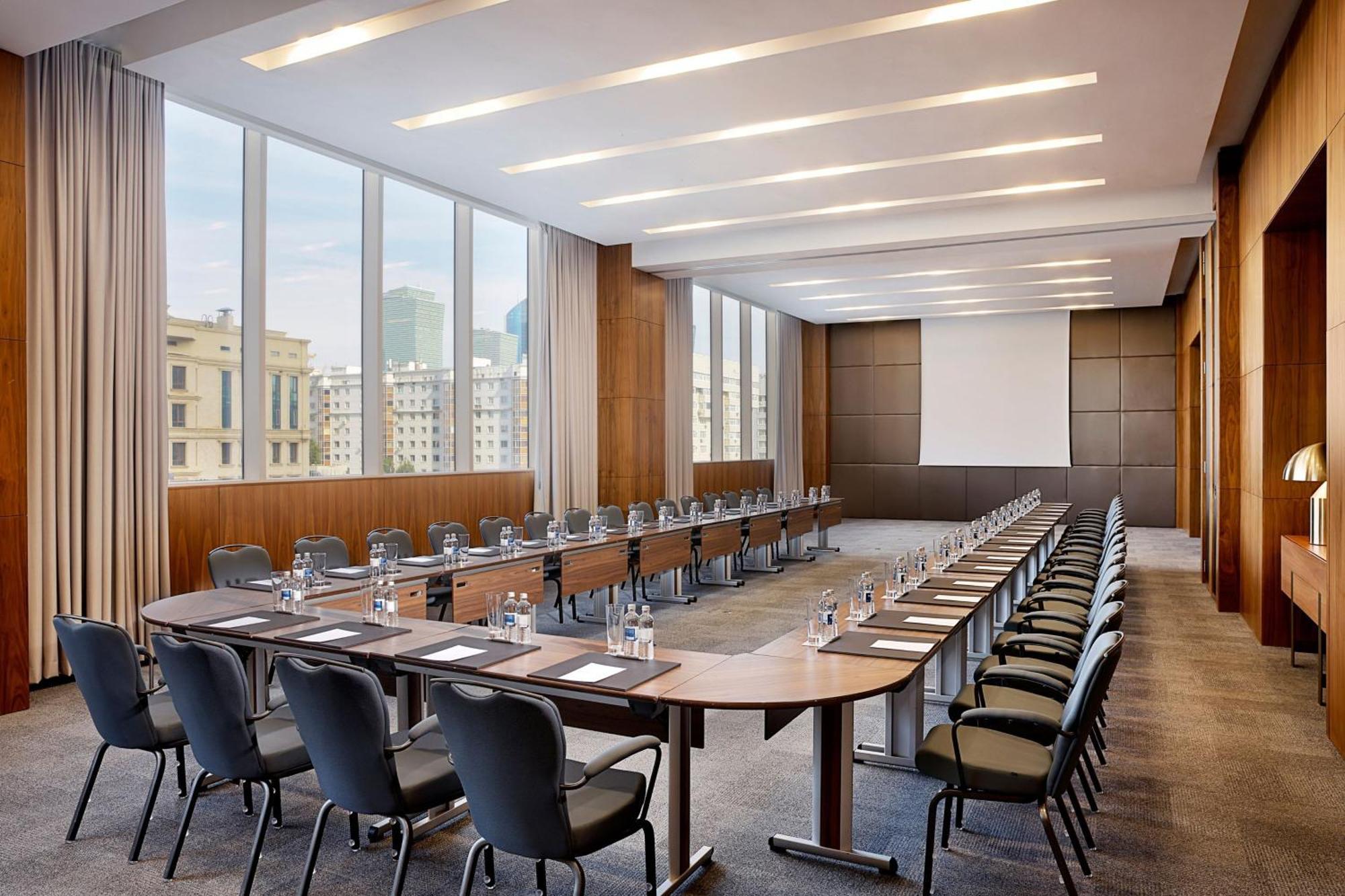 Sheraton Astana Hotel Exterior photo Meeting room