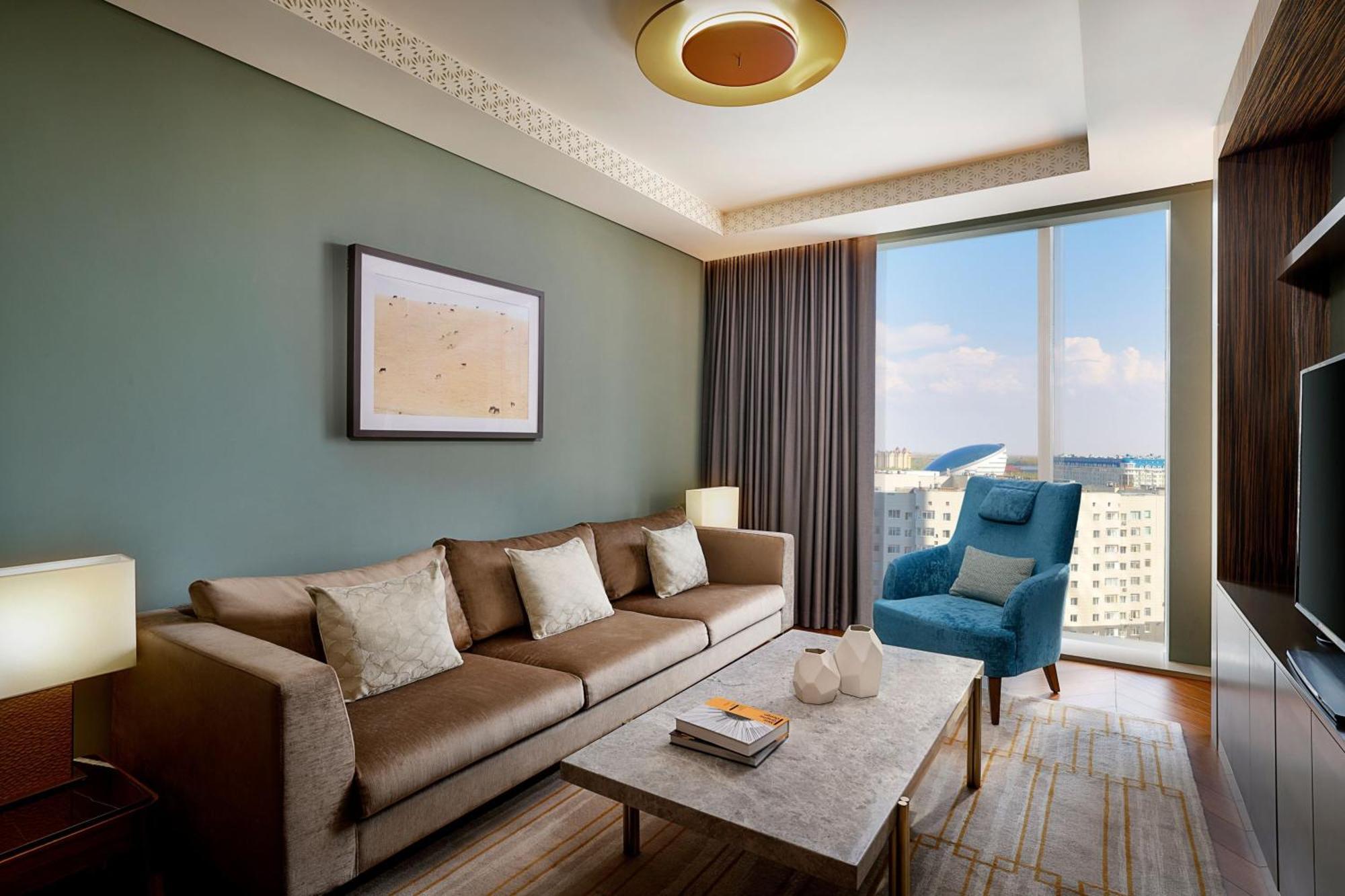 Sheraton Astana Hotel Exterior photo Living room