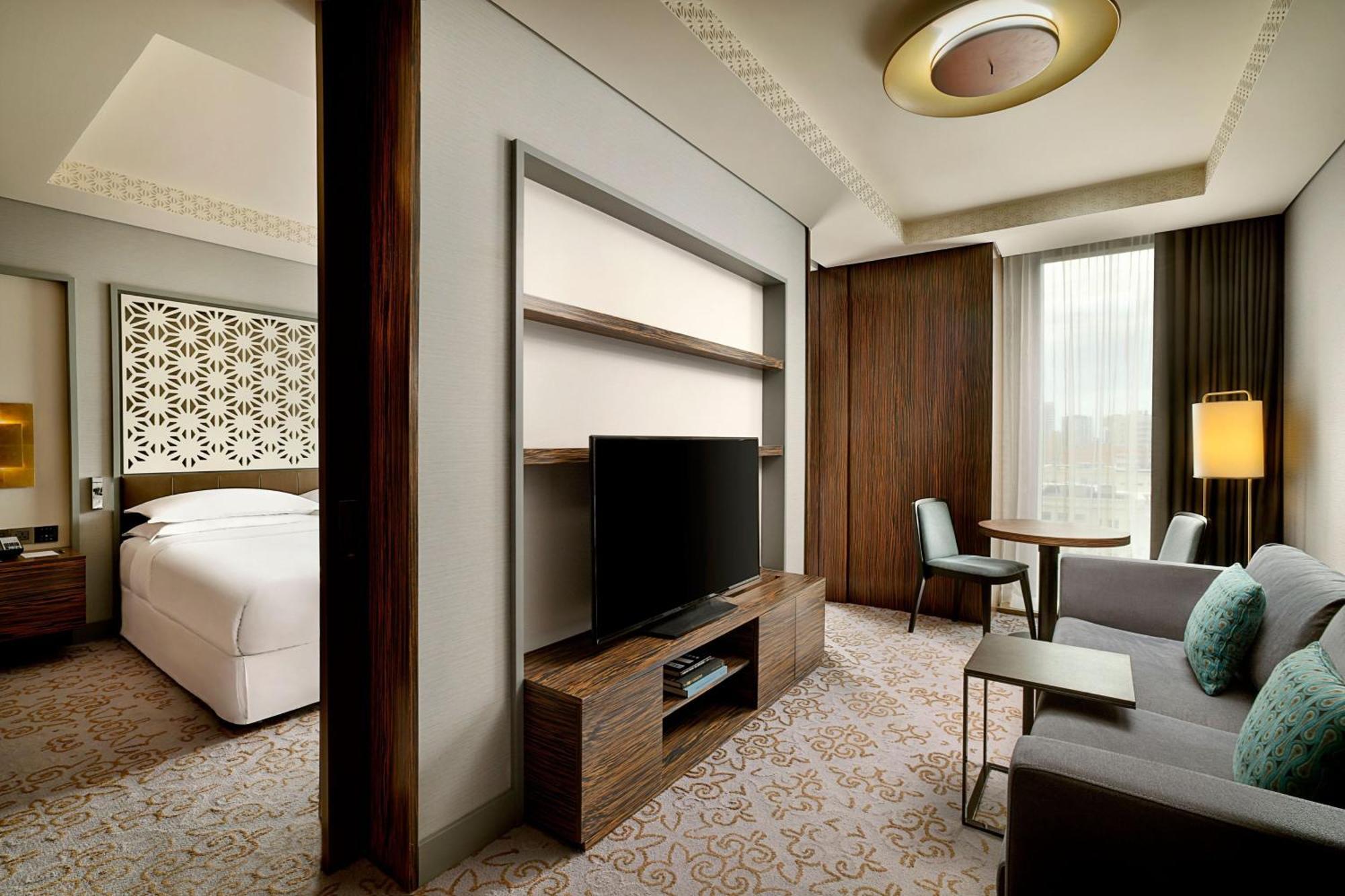 Sheraton Astana Hotel Exterior photo A suite at the hotel